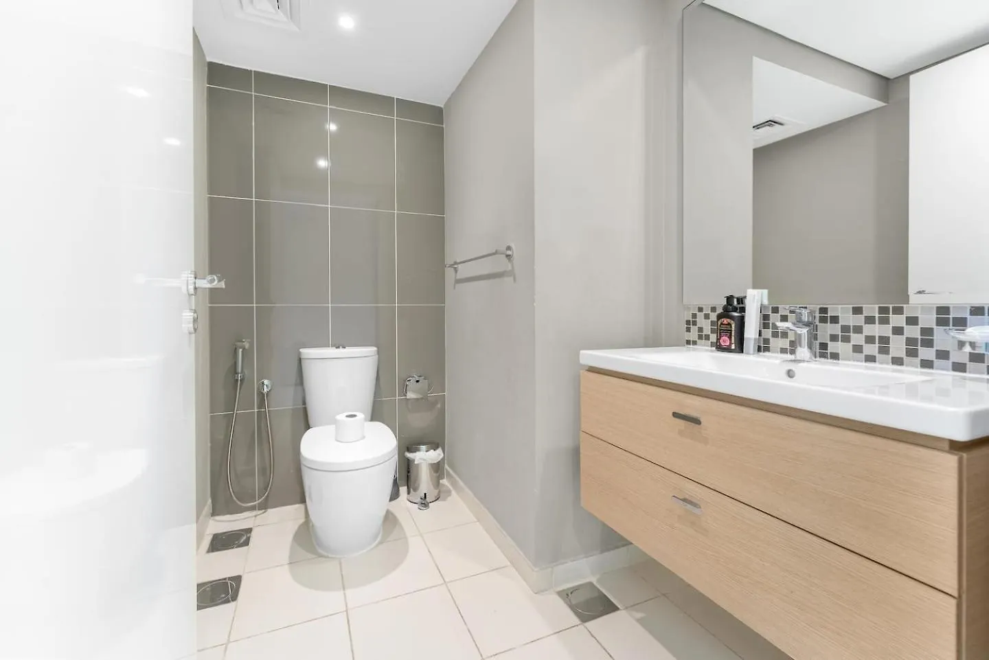 Holiday home Family Villa In Damac Rochester Near Malibu Beach Dubai