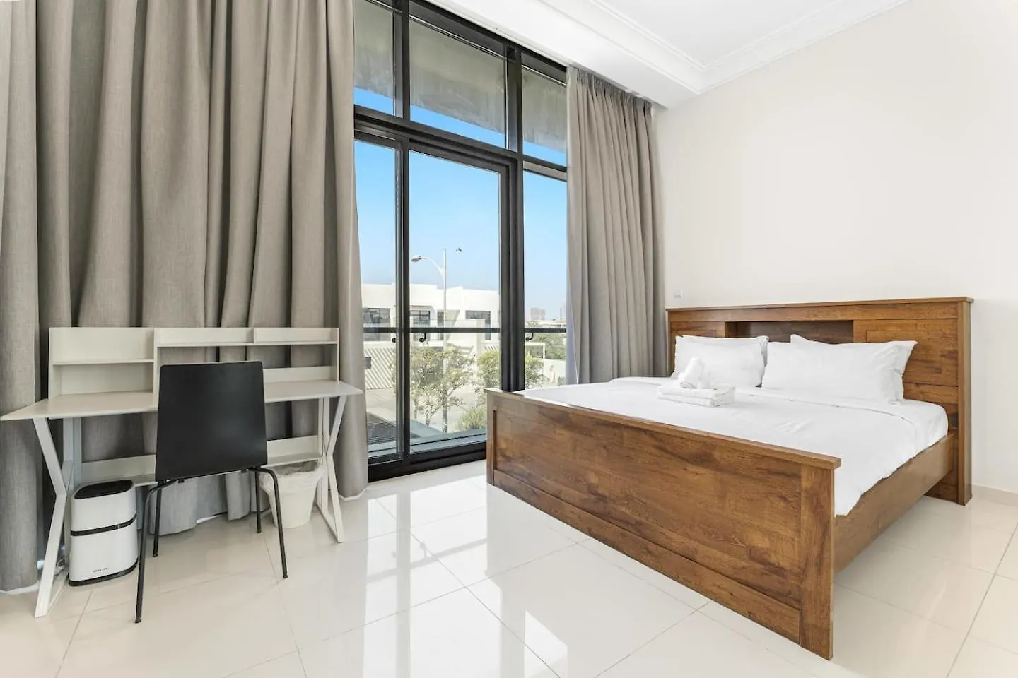 Family Villa In Damac Rochester Near Malibu Beach Dubai