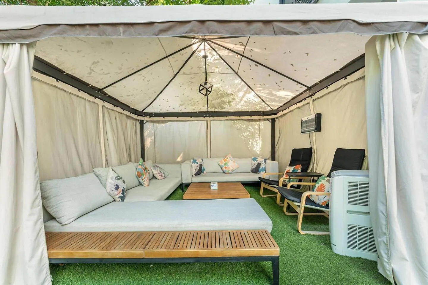 Family Villa In Damac Rochester Near Malibu Beach Dubai Holiday home