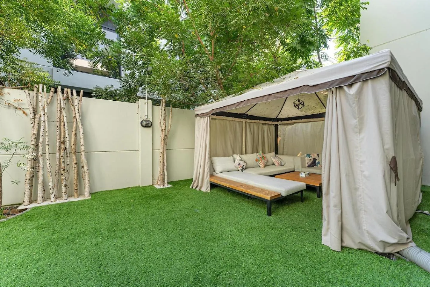 Family Villa In Damac Rochester Near Malibu Beach Dubai